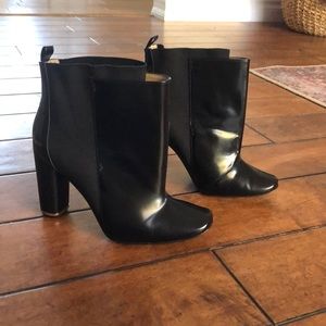 DVF Heeled ankle bootie
